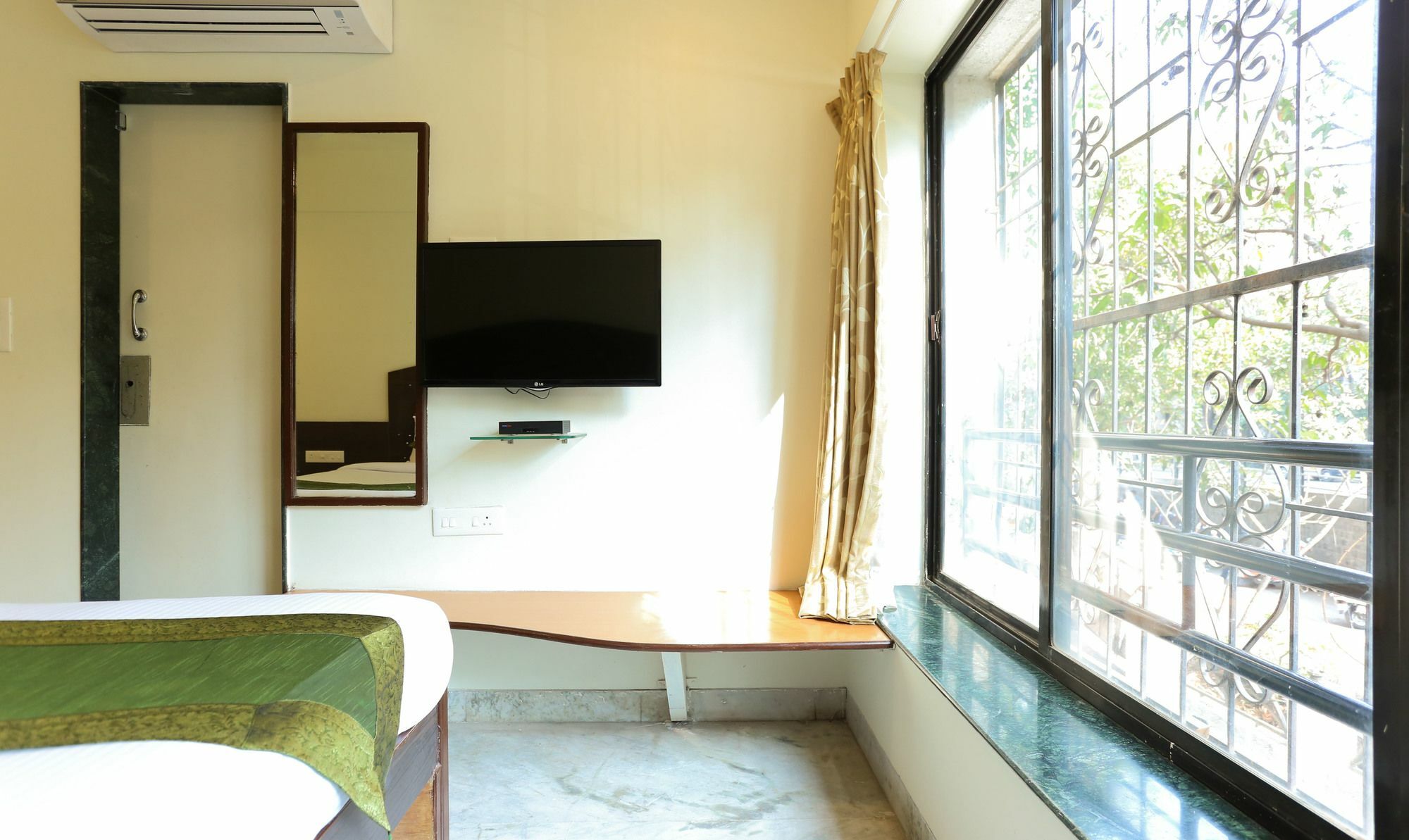 Itsy Hotels Hill View Ex プネ エクステリア 写真
