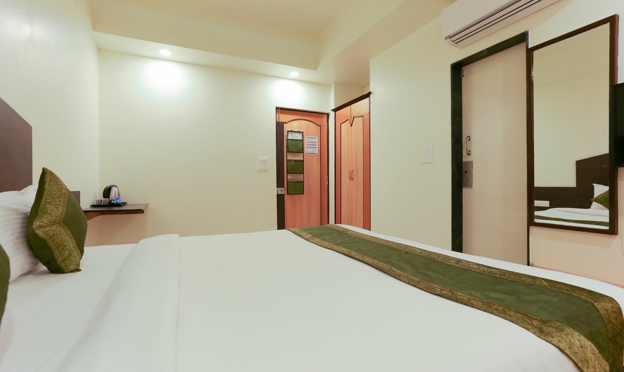 Itsy Hotels Hill View Ex プネ エクステリア 写真